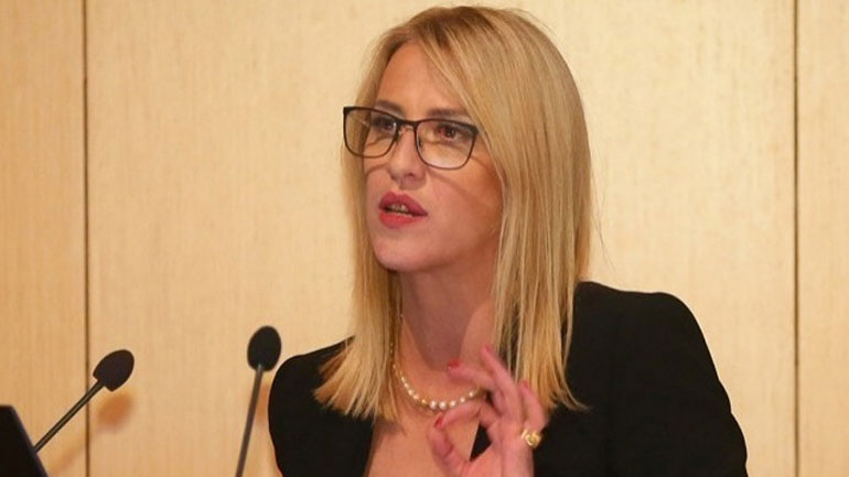 Η Ρένα Δούρου για την επαναλειτουργία του θεάτρου του Λυκαβηττού