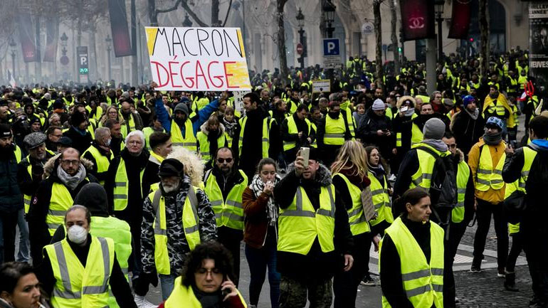 Η «κίτρινη οργή» των Γάλλων Η «κίτρινη οργή» των Γάλλων