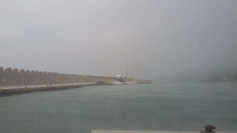 Σαρώνει τη χώρα η κακοκαιρία «Πηνελόπη»