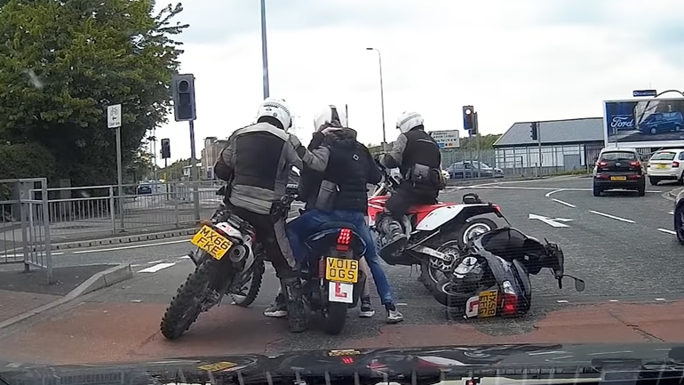 Τι παθαίνουν οι μοτοκλέφτες στο Manchester;