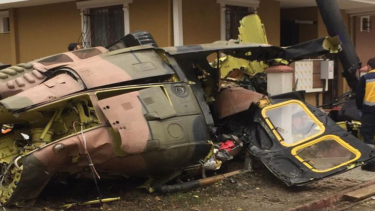 Στρατιωτικό ελικόπτερο έπεσε σε κατοικημένη περιοχή της Κωνσταντινούπολης