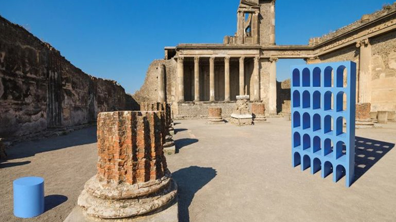 Έπιπλα εμπνευσμένα από την Κλασική Αρχαιότητα