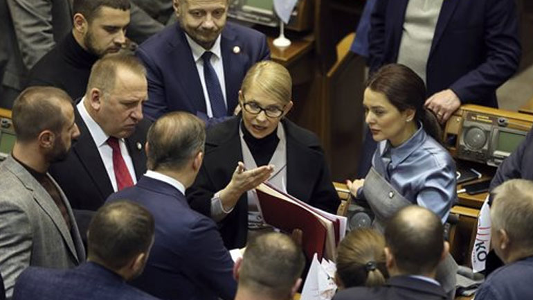 Ουκρανία: Το κοινοβούλιο ενέκρινε την κήρυξη στρατιωτικού νόμου διάρκειας 30 ημερών