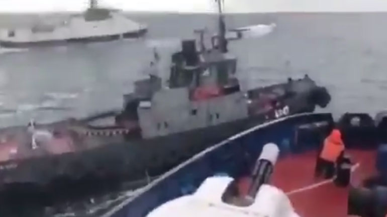 Καρέ-καρέ η επίθεση των ρωσικών πλοίων κατά ουκρανικών στη Μαύρη Θάλασσα