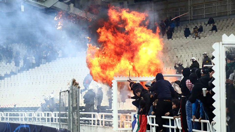 Επεισόδια στο ΟΑΚΑ πριν την έναρξη του αγώνα ΑΕΚ-Άγιαξ