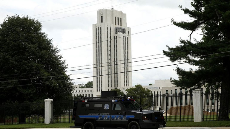 Συναγερμός στις ΗΠΑ: Πληροφορίες για ένοπλο σε στρατιωτικό νοσοκομείο