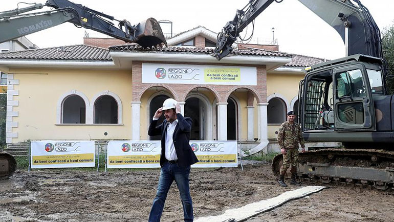 Ιταλία: Οι βίλες της μαφίας που κατεδαφίζει ο Σαλβίνι