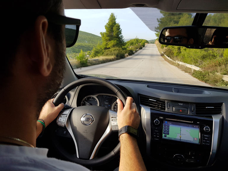 Η διαδρομή προς τα Μέθανα είναι πολύ ευχάριστη...