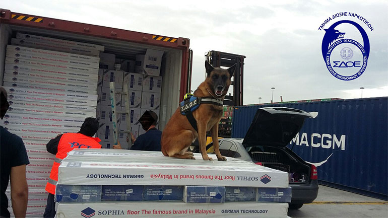 Το ΣΔΟΕ πίσω από την κατάσχεση 12.500.000 τσιγάρων στον Πειραιά – Video από την επιχείρηση