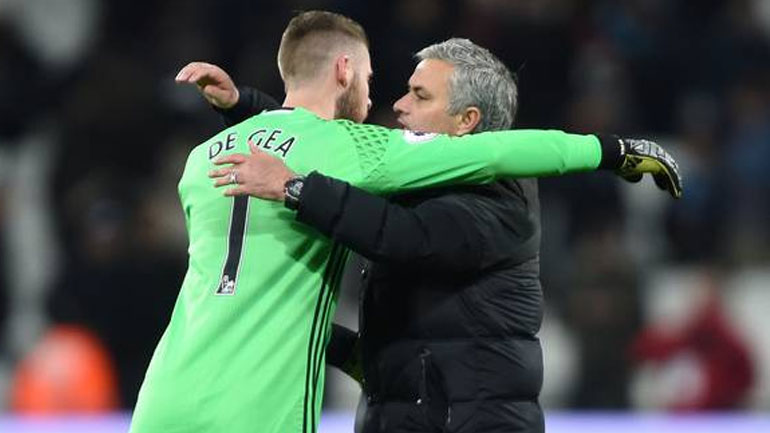 Μουρίνιο: «Ο Ντε Χέα είναι ο κορυφαίος τερματοφύλακας στον κόσμο, πρέπει να μείνει»