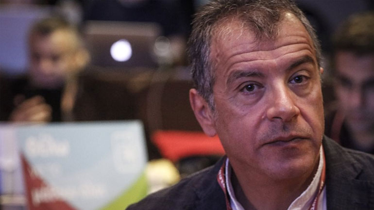 Θεοδωράκης: «Είναι ντροπή να χρησιμοποιούμε τους μαθητές σαν κομματικές ασπίδες»