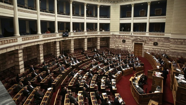 Βουλή: Έντονοι λεκτικοί διαξιφισμοί μεταξύ ΣΥΡΙΖΑ – ΝΔ στην Επιτροπή Αναθεώρησης