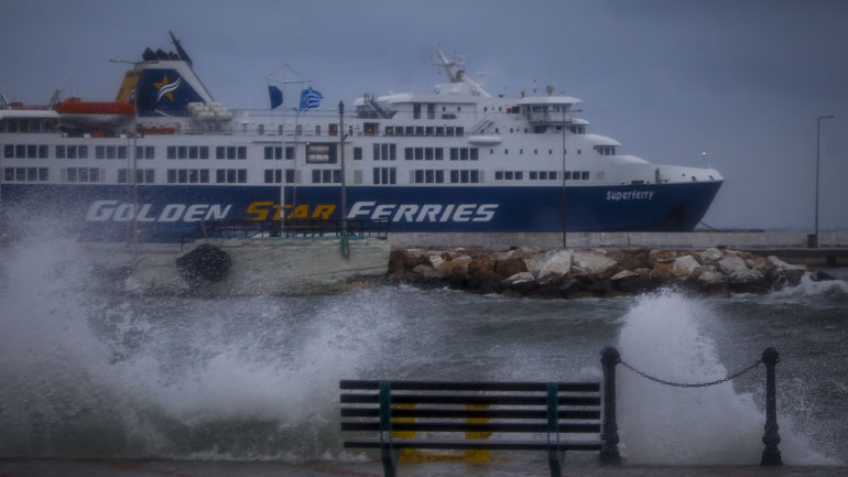 Απαγορευτικό για τα πλοία σε Πειραιά, Ραφήνα και Λαύριο