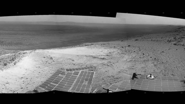 Το InSight συνεχίζει να τραβάει φωτογραφίες του Κόκκινου Πλανήτη