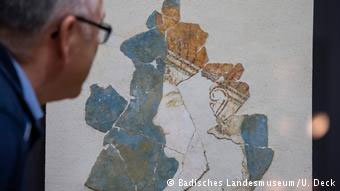 Τοιχογραφία της «Λευκής Θεάς» από το Παλάτι της Πύλου, 13ος αιώνας π.Χ. Παρουσιάζεται στην Καρλσρούη