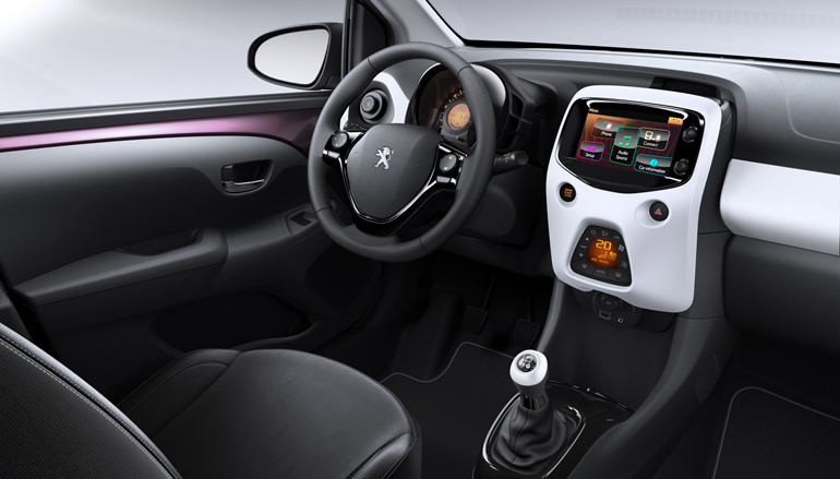 Το εσωτερικό του γαλλικού μικρού