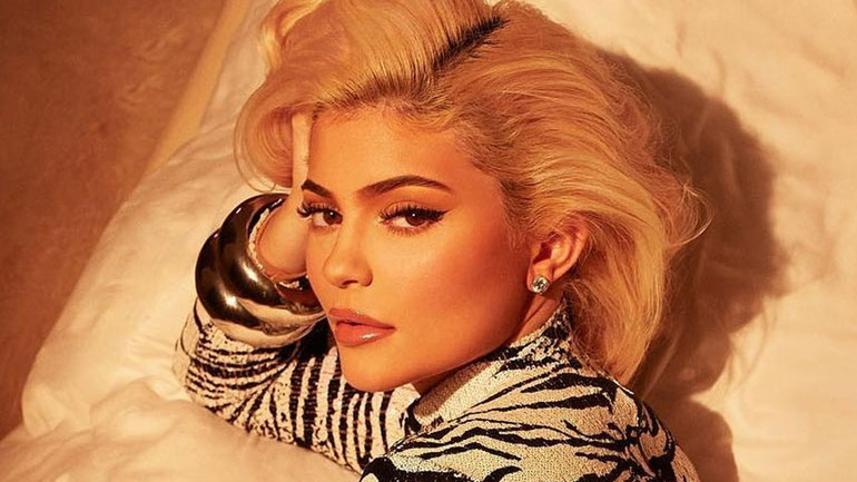 Make up tutorial on tour από την Kylie Jenner!