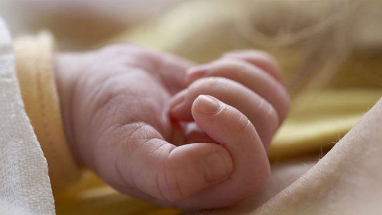 Αεροδιακομιδή για βρέφος μόλις τεσσάρων ημερών