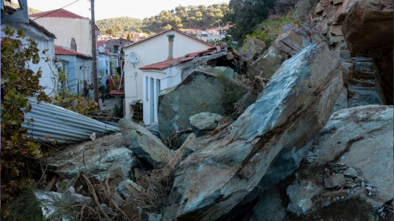 Σε κατάσταση έκτακτης ανάγκης το Πλωμάρι κι άλλες περιοχές της Λέσβου