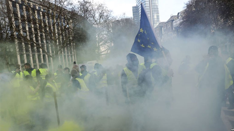 Βρυξέλλες: Επεισόδια σε διαδήλωση του κινήματος των «κίτρινων γιλέκων»