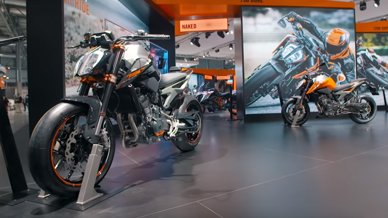 «Επίσκεψη» σε ένα περίπτερο στην EICMA!