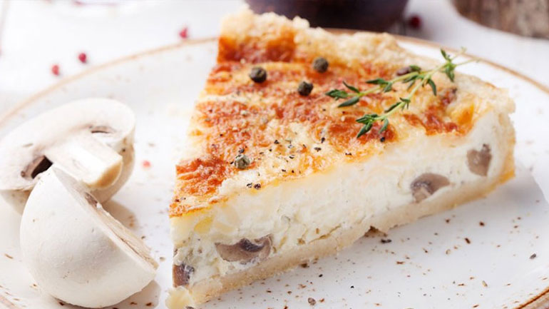 Πίτα με μανιτάρια και κρεμμύδια