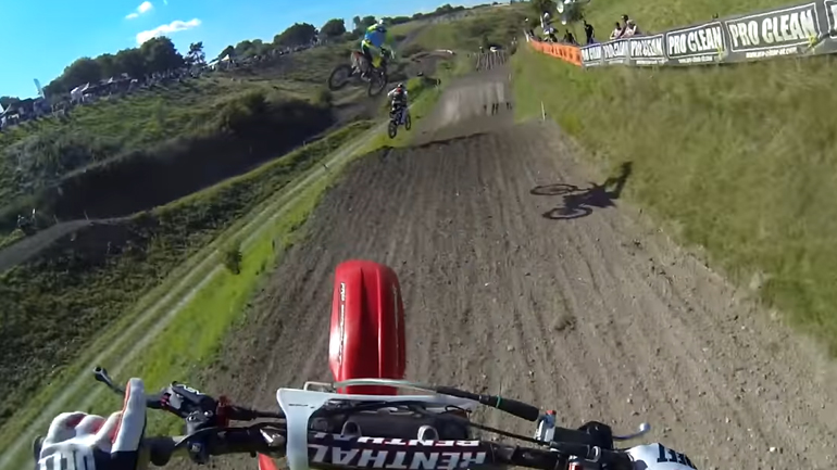 Δεν κάνουν τα ράσα τον παπά..