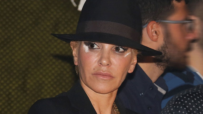 Νατάσα Καλογρίδη: Chic εμφάνιση σε βραδινή έξοδο στα μπουζούκια!