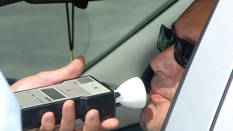 Αττική: 224 παραβάσεις για οδήγηση υπό την επήρεια αλκοόλ