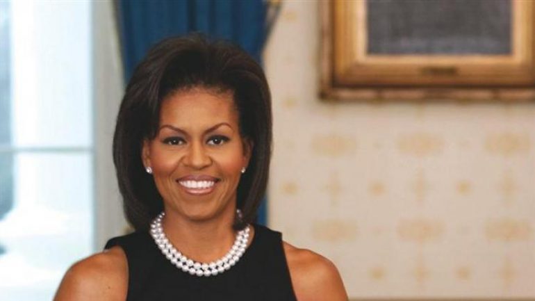 Μισέλ Ομπάμα: Ακυρώνει ταξίδι σε Παρίσι και Βερολίνο για την κηδεία του Μπους
