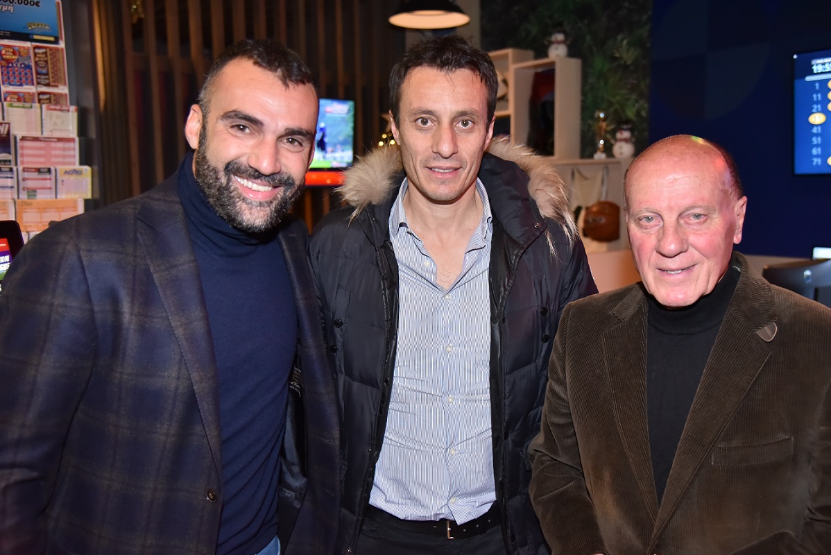 (από αριστερά) Λάμπρος Χούτος, Γιώργος Γεωργιάδης, Μίμης Δομάζος 