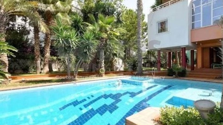 Η σκοτεινή νύχτα της ωμής ξενόφερτης βίας