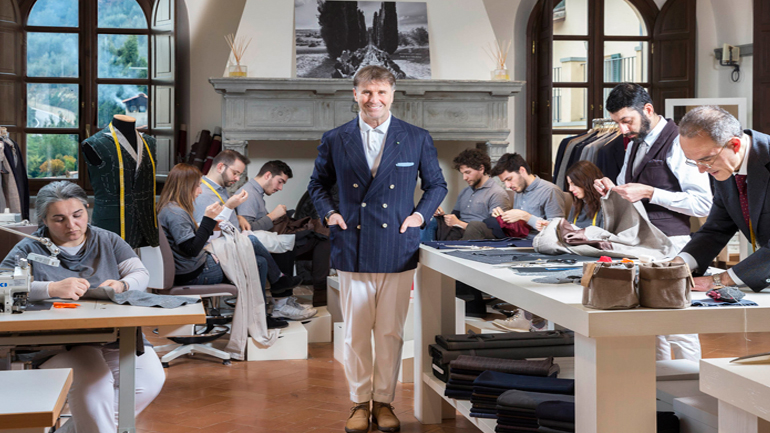 Μνημείο «στην ανθρώπινη αξιοπρέπεια» στο Σολομέο, το χωριό που απέκτησε ζωή με πρωτοβουλία του Μπρουνέλο Κουτσινέλι