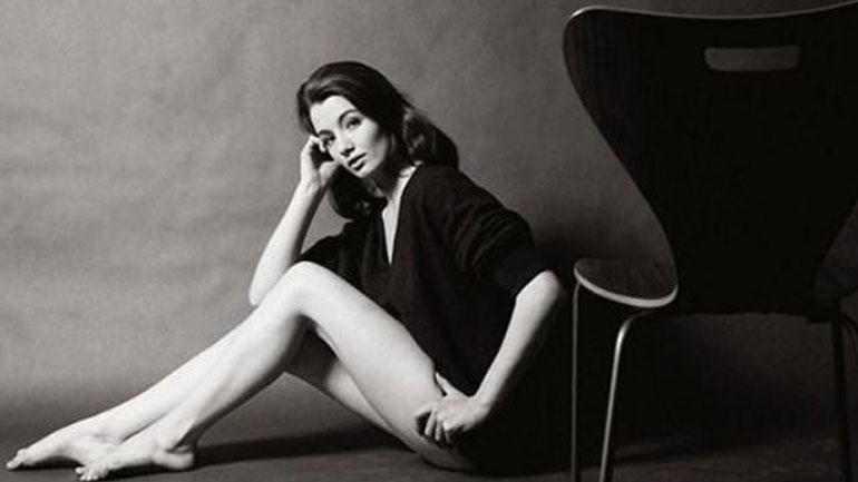 Ένα τσουλί με τα… μπούτια της βοήθησε να μειωθούν τα πυρηνικά