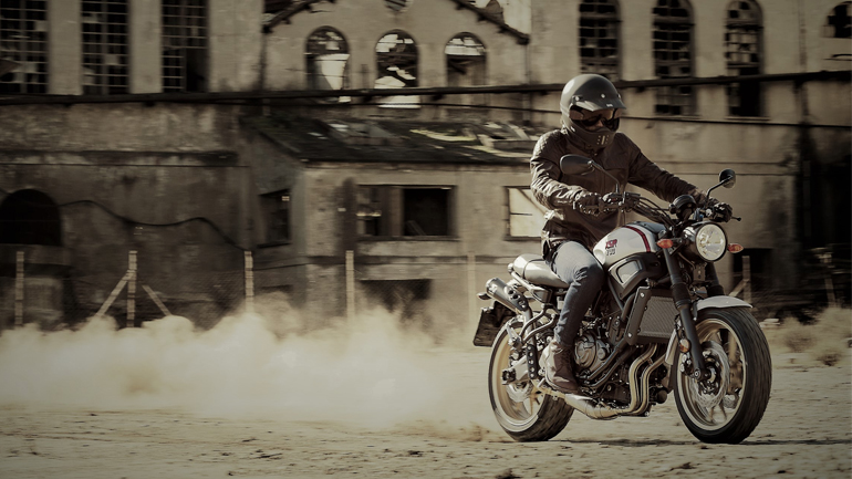 Yamaha XSR700 XTribute: Πάμε σαν άλλοτε…