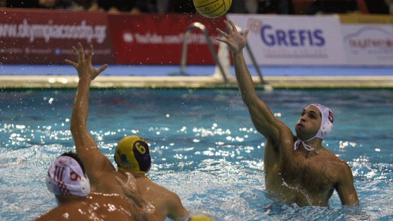 Πόλο: Με φόρα ο Ολυμπιακός, 13-8 τη Μλάντοστ στον Πειραιά
