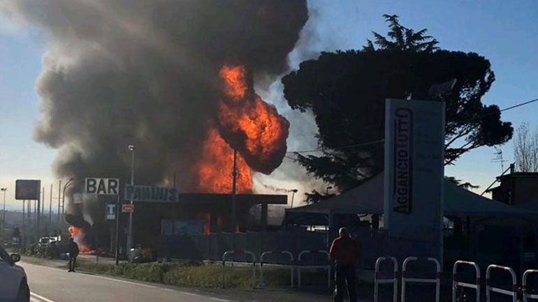 Ιταλία: Δύο νεκροί και δέκα τραυματίες από έκρηξη σε βενζινάδικο