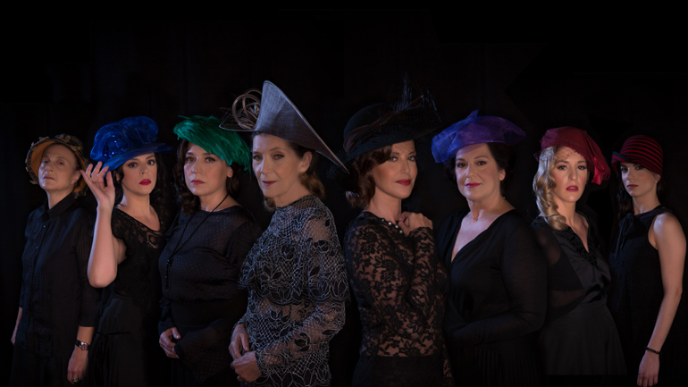 «8 Γυναίκες Κατηγορούνται» του Ρομπέρ Τομά  στο Θέατρο Αργώ