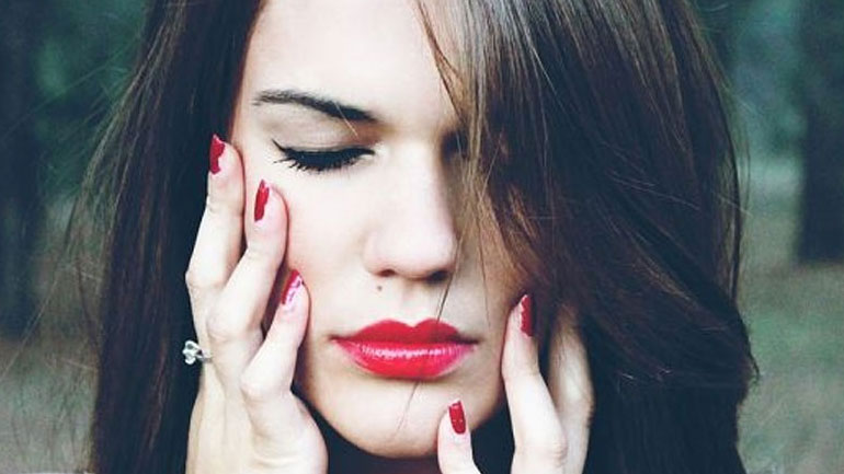 Ποια είναι τα συμπτώματα ενός αυτοκαταστροφικού ατόμου