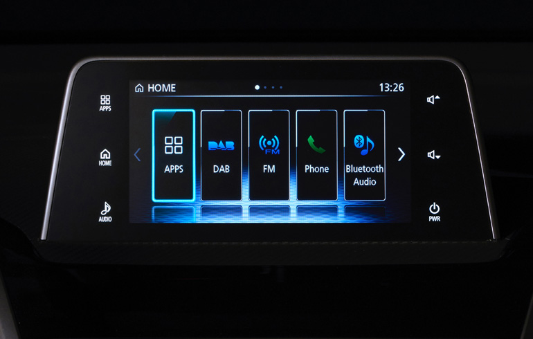 Εύχρηστη, γρήγορη και με δεκάδες λειτουργίες η οθόνη αφής στην κεντρική κονσόλα