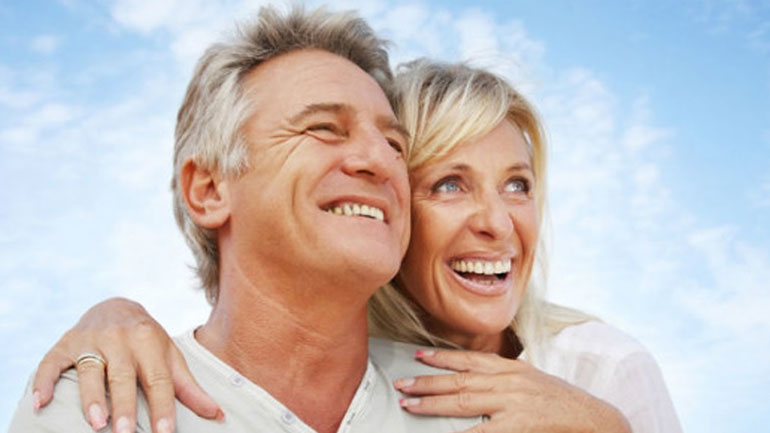 Προσδόκιμο ζωής: Οι άνδρες συνεχίζουν να ζουν λιγότερο