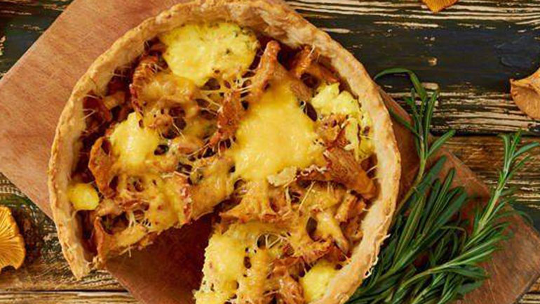 Τάρτα με μανιτάρια και κίτρινα τυριά