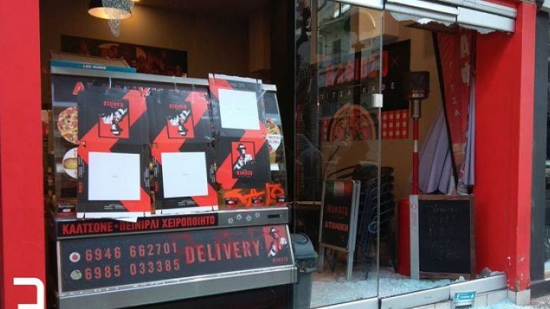 Άγνωστοι επιτέθηκαν στο κατάστημα του εργοδότη που κατηγορείται για τον ξυλοδαρμό διανομέα