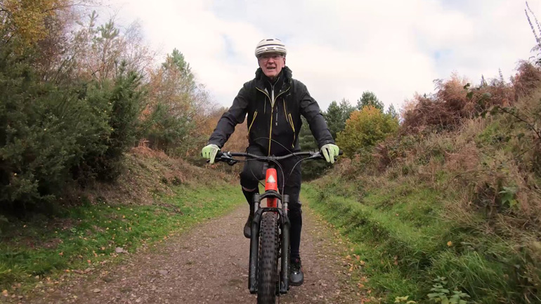 Ξεκίνησε στα 70 του να κάνει ποδήλατο!