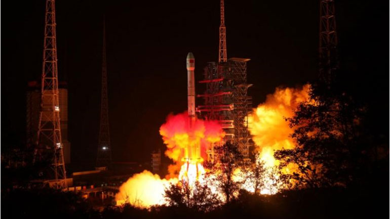 Chang’e-4: Σε τροχιά το σκάφος που θα «αποκαλύψει» την σκοτεινή πλευρά του φεγγαριού