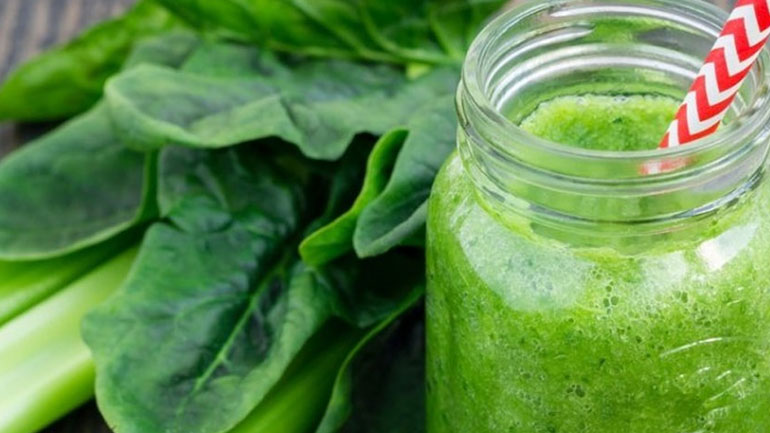 Γιατί πρέπει να ξεκινήσεις από σήμερα να πίνεις χυμό με σέλινο
