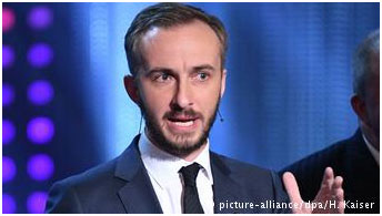  Ο Γερμανός σατιρικός παρουσιαστής Γιαν Μπέμερμαν