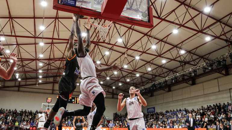 «Κάστρο» η Λήμνος, Ήφαιστος-Προμηθέας 81-67