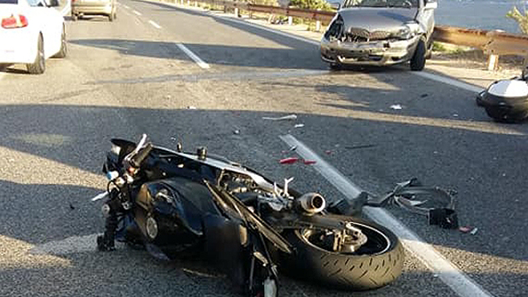 Ένας νεκρός και δύο τραυματίες σε τροχαίο δυστύχημα στη Βάρκιζα