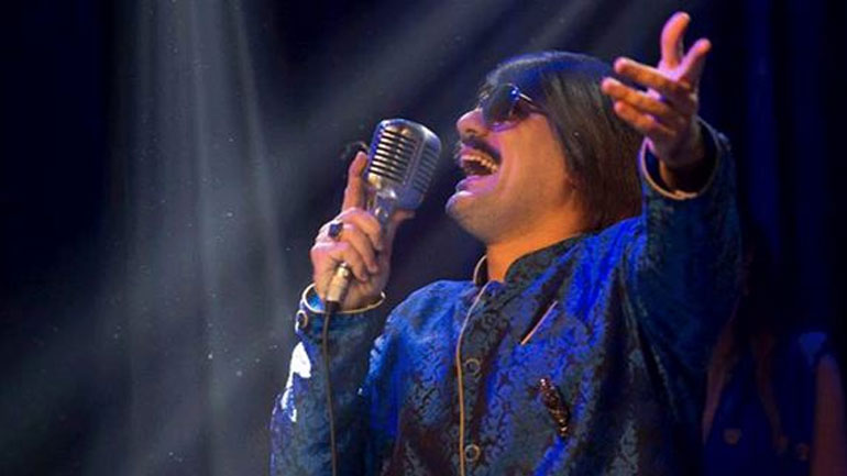 Ο Τόνι Σφήνος για τρεις ξεχωριστές εμφανίσεις στη Θεσσαλονίκη